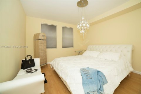 Copropriété à louer à Sunny Isles Beach, Floride: 2 chambres, 103.68 m2 № 2023575 - photo 24