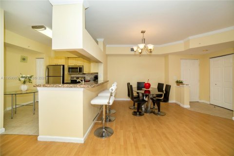 Copropriété à louer à Sunny Isles Beach, Floride: 2 chambres, 103.68 m2 № 2023575 - photo 8