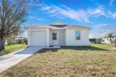 Casa en venta en Punta Gorda, Florida, 3 dormitorios, 93.18 m2 № 1780961 - foto 1