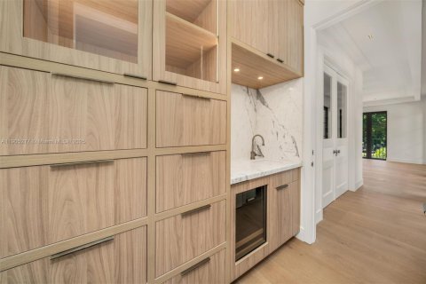 Купить виллу или дом в Майами, Флорида 5 спален, 360.65м2, № 1972830 - фото 7