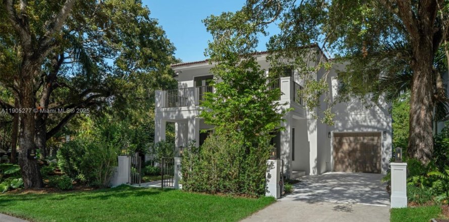 Дом в Майами, Флорида 5 спален, 360.65м2 № 1972830