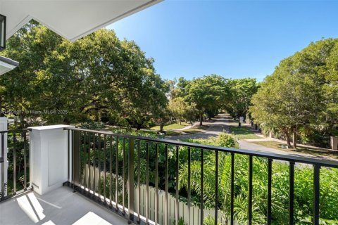 Купить виллу или дом в Майами, Флорида 5 спален, 360.65м2, № 1972830 - фото 9