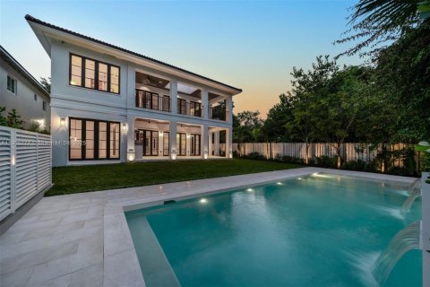 Купить виллу или дом в Майами, Флорида 5 спален, 360.65м2, № 1972830 - фото 2