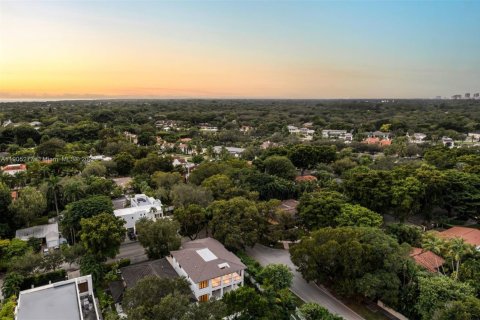 Купить виллу или дом в Майами, Флорида 5 спален, 360.65м2, № 1972830 - фото 16