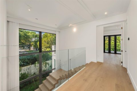 Купить виллу или дом в Майами, Флорида 5 спален, 360.65м2, № 1972830 - фото 6