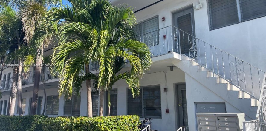 Studio à Condo à Miami Beach, Floride № 1882675