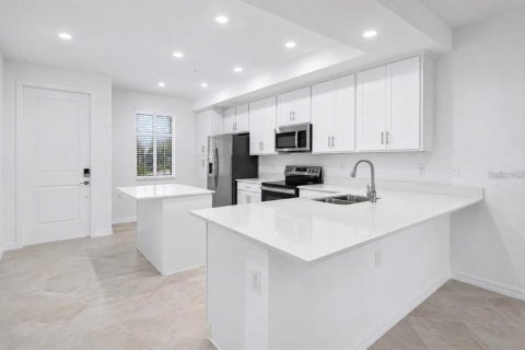 Condo in Punta Gorda, Florida, 2 bedrooms № 2393774 - photo 7