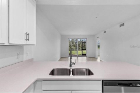 Condo in Punta Gorda, Florida, 2 bedrooms № 2393774 - photo 14