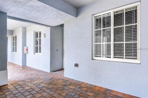 Condo in Punta Gorda, Florida, 2 bedrooms № 2393774 - photo 5