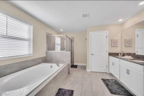 House in Davenport, Florida 6 bedrooms, 357.02 sq.m. № 1875767 - photo 7