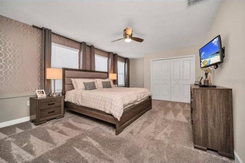 House in Davenport, Florida 6 bedrooms, 357.02 sq.m. № 1875767 - photo 6