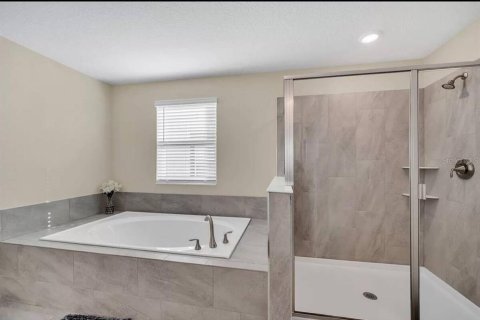 House in Davenport, Florida 6 bedrooms, 357.02 sq.m. № 1875767 - photo 9