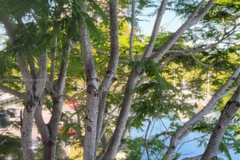 Condo in Aventura, Florida, 2 bedrooms  № 2056910 - photo 7