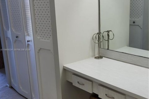 Condo in Aventura, Florida, 2 bedrooms  № 2056910 - photo 26