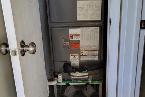 Condo in Aventura, Florida, 2 bedrooms  № 2056910 - photo 28