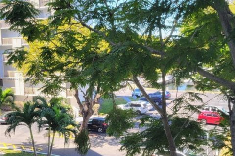 Condo in Aventura, Florida, 2 bedrooms  № 2056910 - photo 6