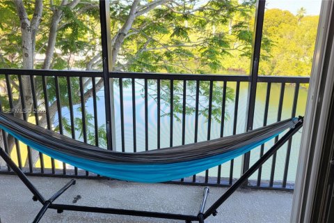 Condo in Aventura, Florida, 2 bedrooms  № 2056910 - photo 10