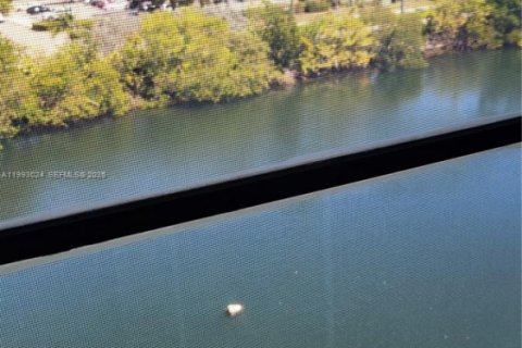 Condo in Aventura, Florida, 2 bedrooms  № 2056910 - photo 8