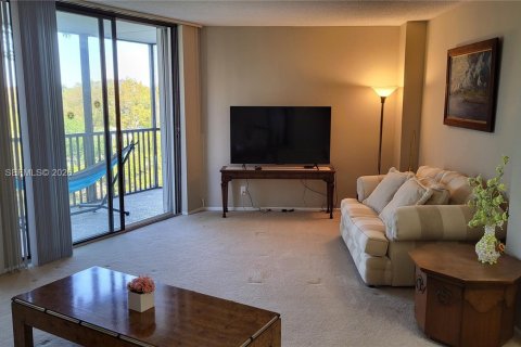 Condo in Aventura, Florida, 2 bedrooms  № 2056910 - photo 12