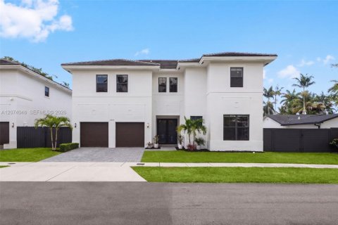Villa ou maison à vendre à Palmetto Bay, Floride: 5 chambres, 328.22 m2 № 2311443 - photo 2