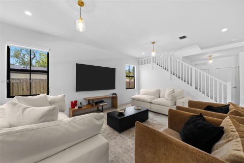 Villa ou maison à vendre à Palmetto Bay, Floride: 5 chambres, 328.22 m2 № 2311443 - photo 8