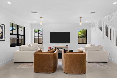 Villa ou maison à vendre à Palmetto Bay, Floride: 5 chambres, 328.22 m2 № 2311443 - photo 7