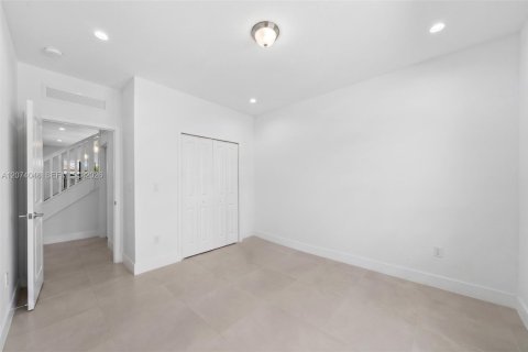 Villa ou maison à vendre à Palmetto Bay, Floride: 5 chambres, 328.22 m2 № 2311443 - photo 16