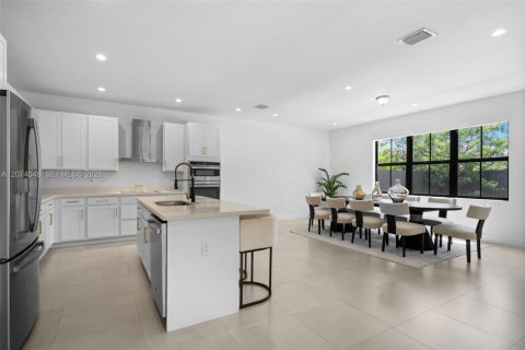 Villa ou maison à vendre à Palmetto Bay, Floride: 5 chambres, 328.22 m2 № 2311443 - photo 13