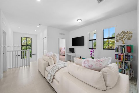 Villa ou maison à vendre à Palmetto Bay, Floride: 5 chambres, 328.22 m2 № 2311443 - photo 19