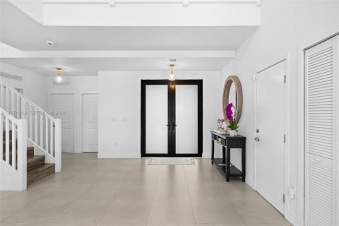 Villa ou maison à vendre à Palmetto Bay, Floride: 5 chambres, 328.22 m2 № 2311443 - photo 3