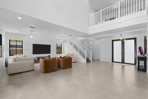 Villa ou maison à vendre à Palmetto Bay, Floride: 5 chambres, 328.22 m2 № 2311443 - photo 6