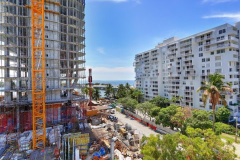 Condo in Miami, Florida, 2 bedrooms № 1986118 - photo 24