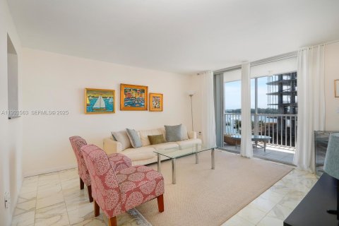 Condo in Miami, Florida, 2 bedrooms № 1986118 - photo 16