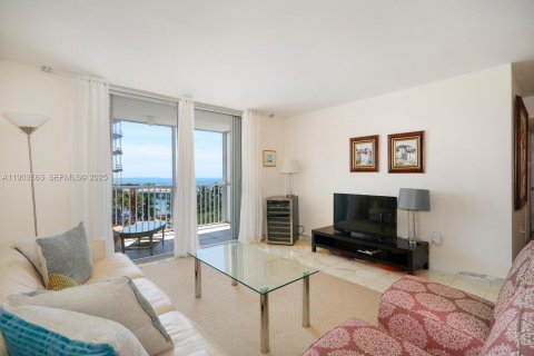 Condo in Miami, Florida, 2 bedrooms № 1986118 - photo 2