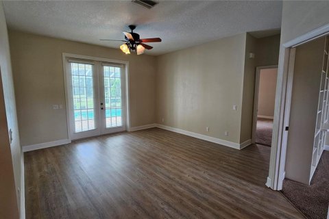 House in Winter Haven, Florida 3 bedrooms, 231.42 sq.m. № 1900216 - photo 9