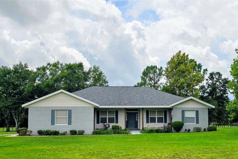 House in Winter Haven, Florida 3 bedrooms, 231.42 sq.m. № 1900216 - photo 1