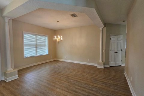 House in Winter Haven, Florida 3 bedrooms, 231.42 sq.m. № 1900216 - photo 8
