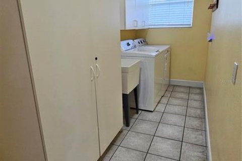 House in Winter Haven, Florida 3 bedrooms, 231.42 sq.m. № 1900216 - photo 24