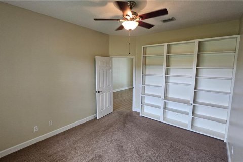 House in Winter Haven, Florida 3 bedrooms, 231.42 sq.m. № 1900216 - photo 11