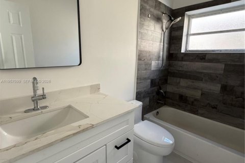 Villa ou maison à louer à Hallandale Beach, Floride: 3 chambres, 73.86 m2 № 2019763 - photo 7