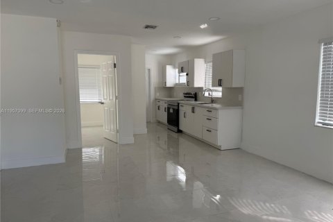 Villa ou maison à louer à Hallandale Beach, Floride: 3 chambres, 73.86 m2 № 2019763 - photo 4