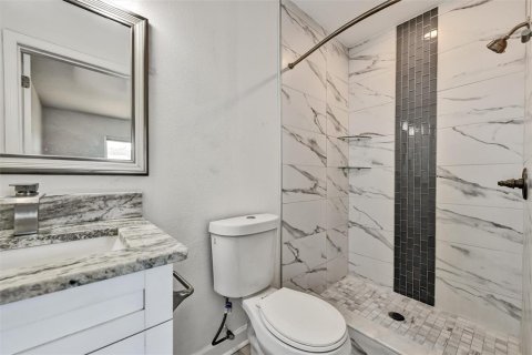 Casa en venta en Tampa, Florida, 4 dormitorios, 146.6 m2 № 1873595 - foto 29
