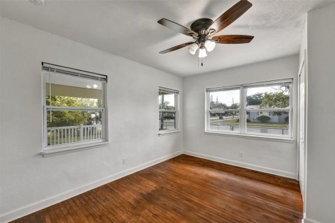Casa en venta en Tampa, Florida, 4 dormitorios, 146.6 m2 № 1873595 - foto 18