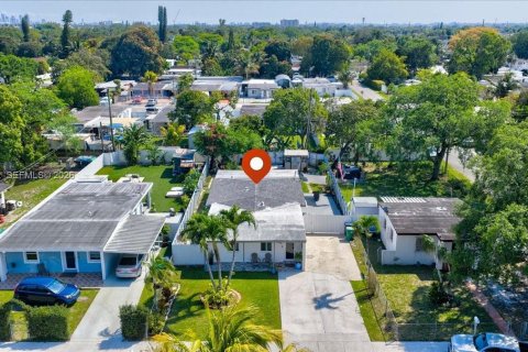 Купить виллу или дом в Майами, Флорида 3 спальни, 132.85м2, № 2051790 - фото 14