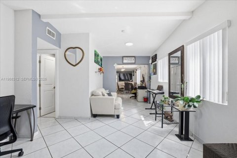 Villa ou maison à vendre à Miami, Floride: 3 chambres, 132.85 m2 № 2051790 - photo 20