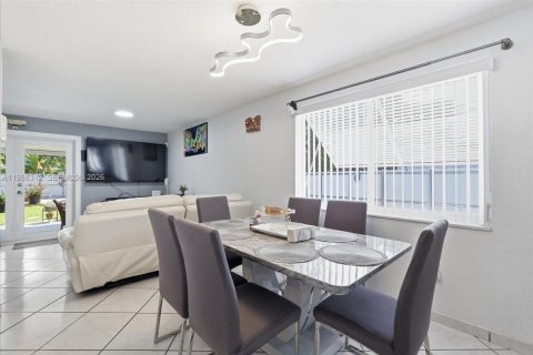 Villa ou maison à vendre à Miami, Floride: 3 chambres, 132.85 m2 № 2051790 - photo 24