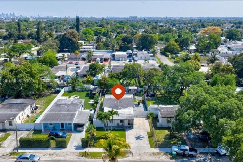 Купить виллу или дом в Майами, Флорида 3 спальни, 132.85м2, № 2051790 - фото 15