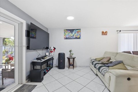 Villa ou maison à vendre à Miami, Floride: 3 chambres, 132.85 m2 № 2051790 - photo 26