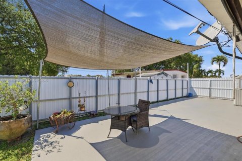 Купить виллу или дом в Майами, Флорида 3 спальни, 132.85м2, № 2051790 - фото 8