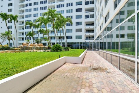 Copropriété à vendre à Miami Beach, Floride: 2 chambres, 125.42 m2 № 1707993 - photo 14